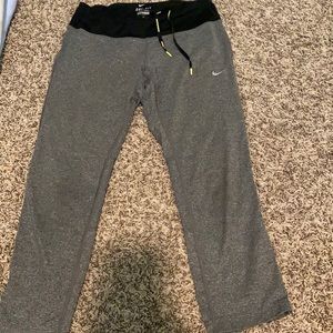 DRI-FIT capree leggings